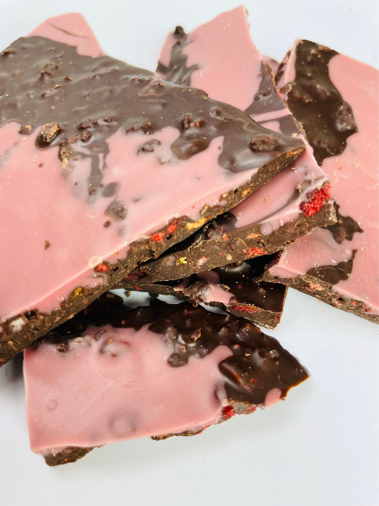 BRUCHSCHOKOLADE CHILI ERDBEERE