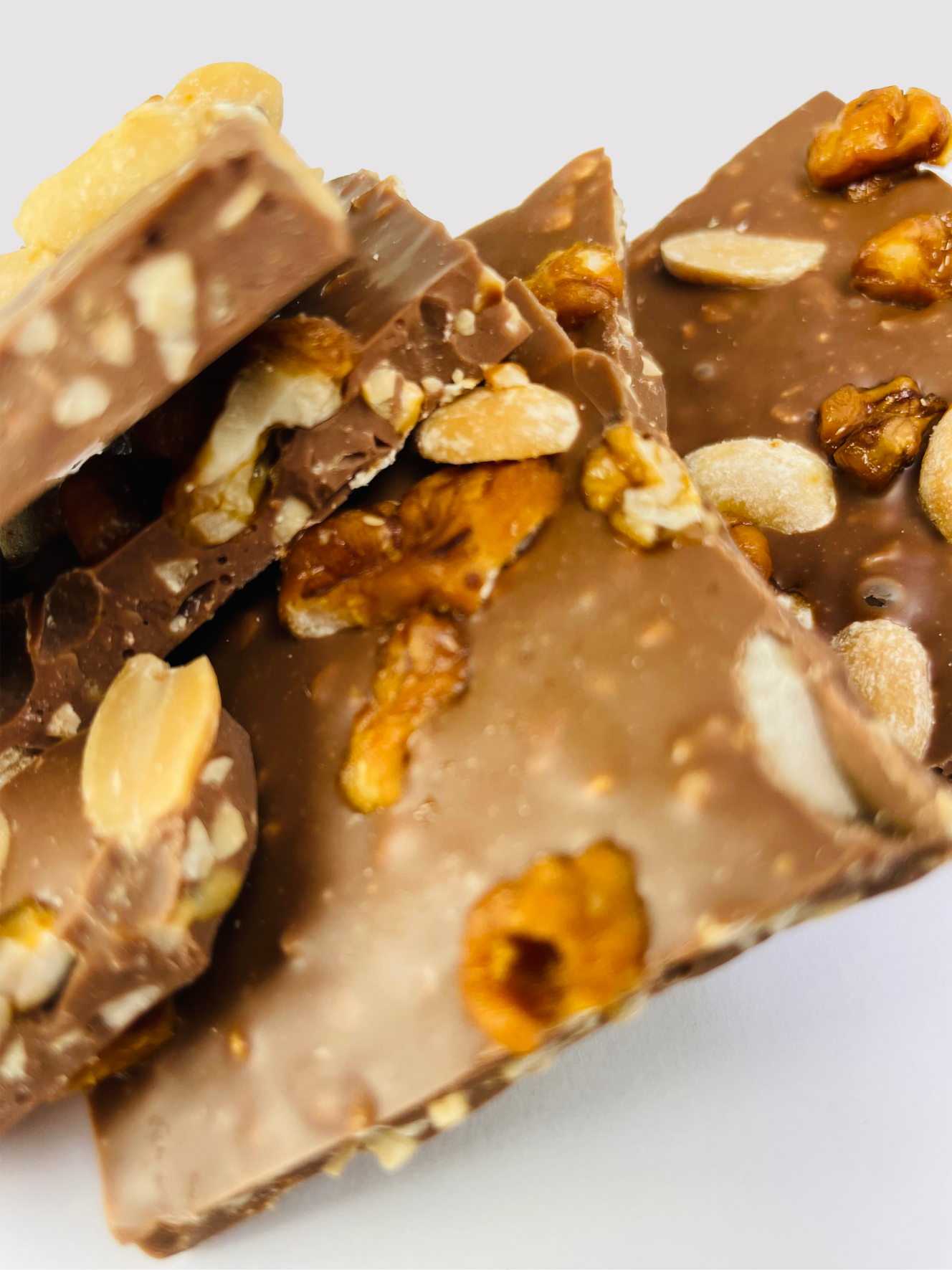BRUCHSCHOKOLADE NUSSVIELFALT